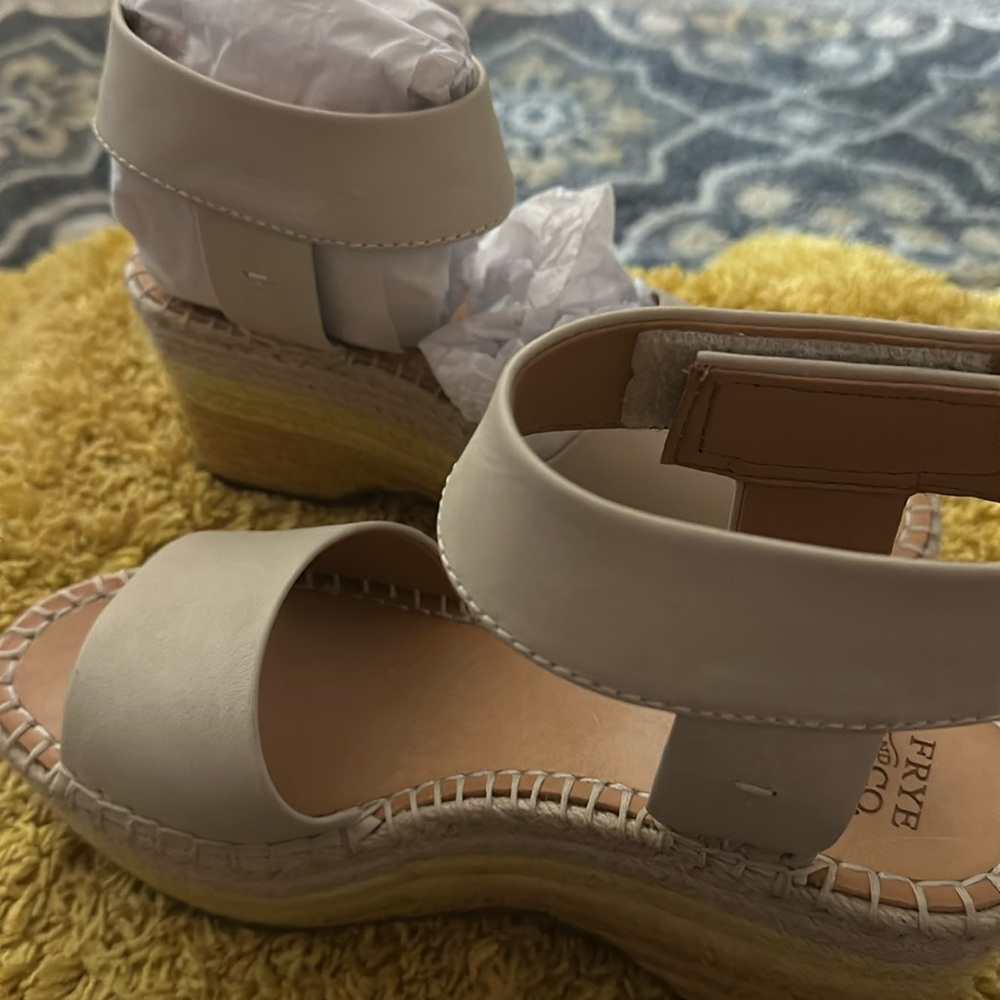 FRYE sandal